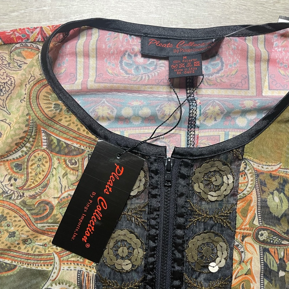 Pleats collection NWT paisley long sleeve blouse medium - Picture 8 of 8